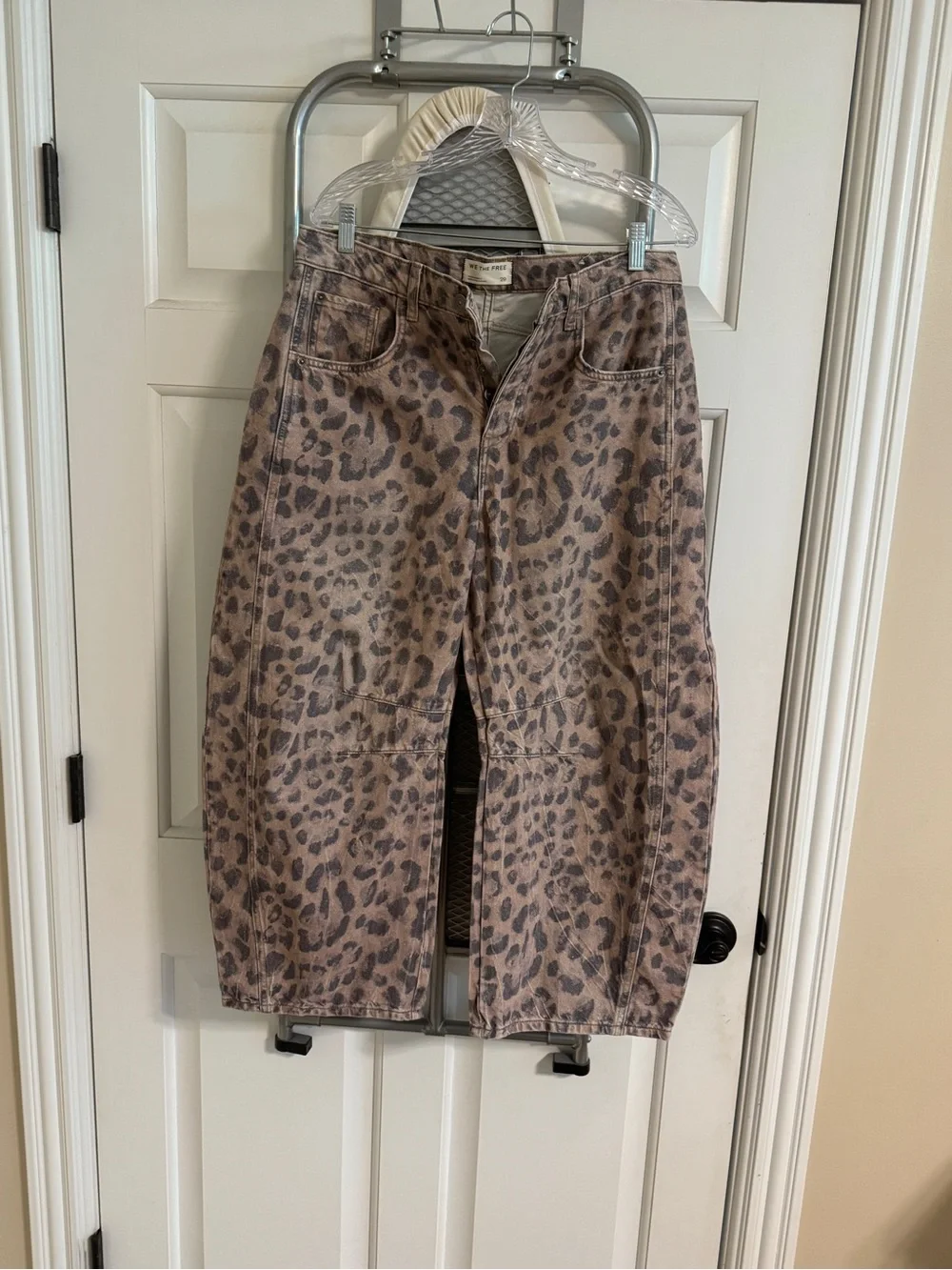 Free People Good Luck Barrel Jeans. NWOT. Size 29 - Picture 3 of 5